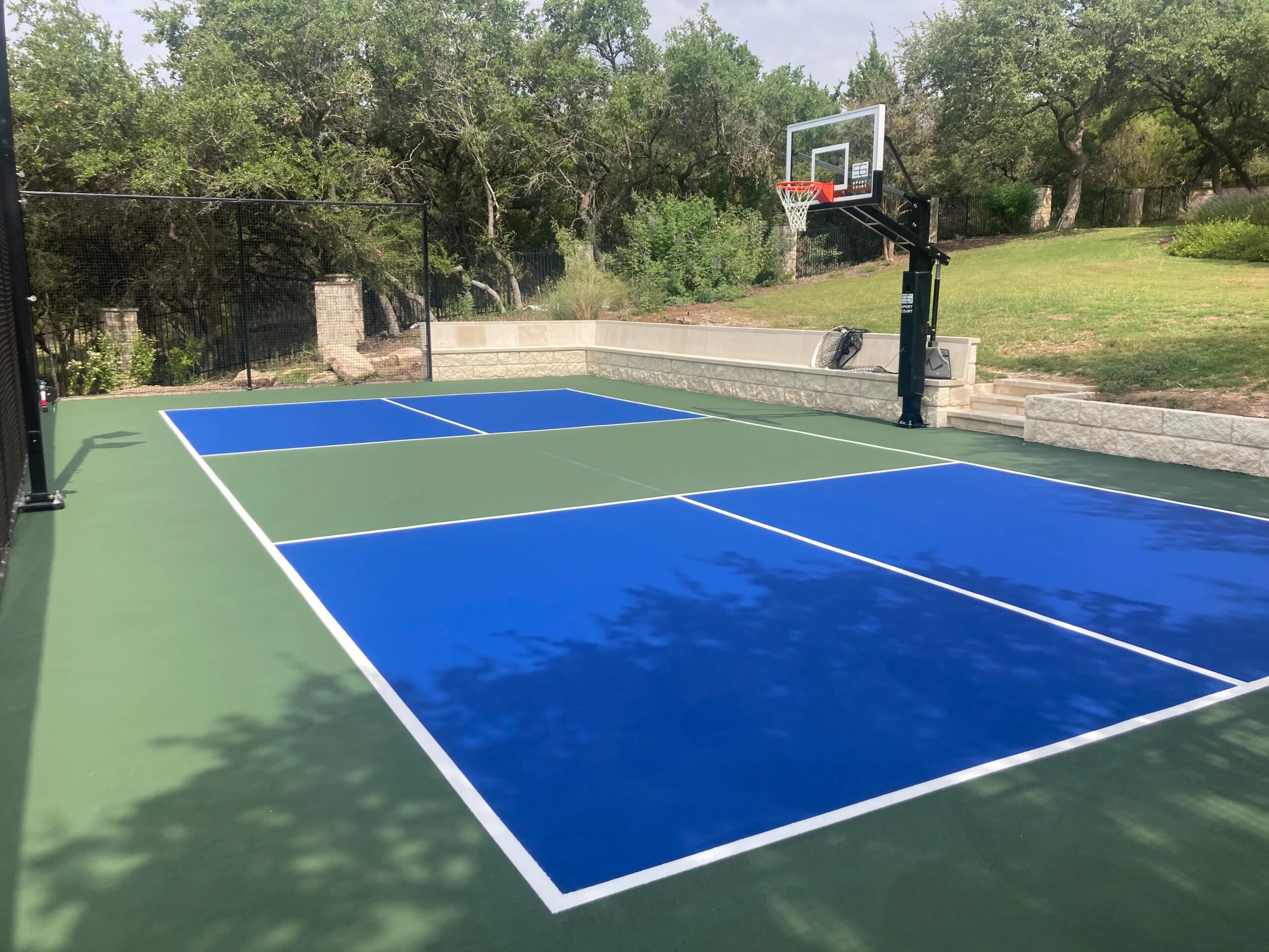 Sơn lại sân bóng rổ - pickleball tiêu chuẩn 6 lớp sơn có 10% Hạt Cao Su LAYKOLD US OPEN trên nền nhựa